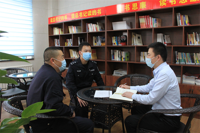 镜头 | 加强年轻干部教育监督管理