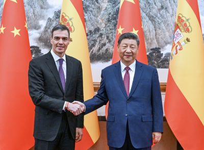 习近平会见西班牙首相桑切斯